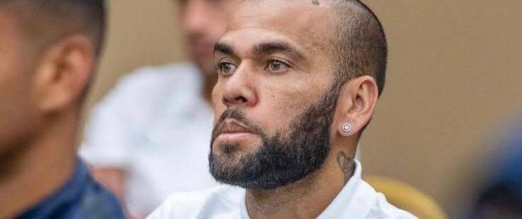 Justiça da Espanha dá liberdade provisória a ex-jogador Daniel Alves sob fiança de R$ 5,4 milhões de reais