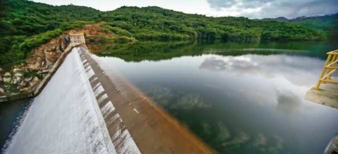 Boas chuvas da quadra chuvosa de 2024 já garantem a sangria de 11 açudes do Ceará