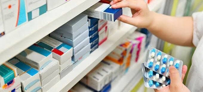 Remédios ficam 4,5% mais caros nas farmácias a partir desta segunda-feira