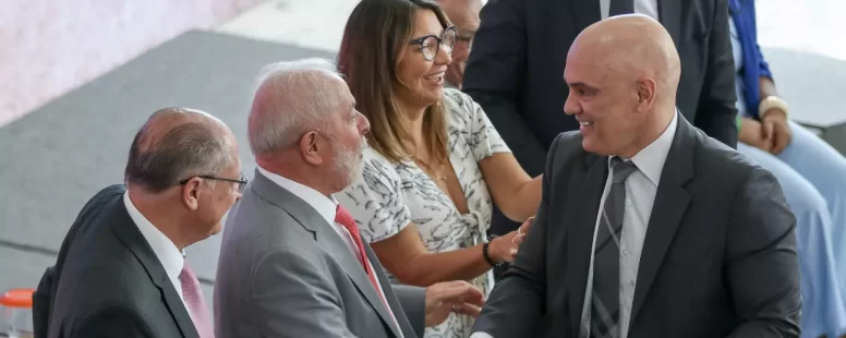 No 7 de setembro, Lula e Alexandre de Moraes estarão em solenidade militar em Brasília. Bolsonaro e Malafaia vão liderar ato contra o STF na Avenida Paulista