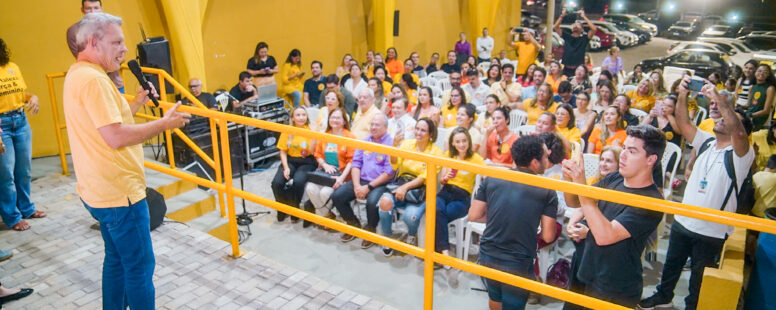 José Sarto participa de reunião sobre Primeira Infância e faz carreata no bairro Joaquim Távora