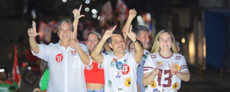 Evandro Leitão faz carreata pelo Jangurussu e Conjunto Palmeiras e reúne militância no Comitê Central