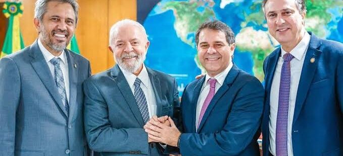 Lula chega hoje a Fortaleza. Na sexta, tem agenda oficial com entrega de casas e ônibus escolares, além de ato de campanha com Evandro Leitão na Praça do Ferreira