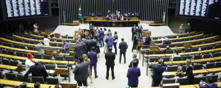 Proposta que prevê diminuição da jornada de trabalho semanal ganha novas adesões na Câmara dos Deputados