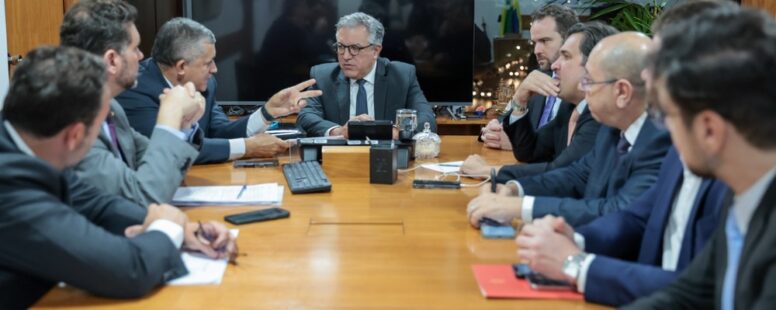 Planalto faz reunião com relatores do pacote fiscal para aparar arestas e negociar ajustes. Projeto pode começar a ser votado nesta sexta-feira