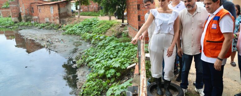 Prefeito Evandro Leitão visita comunidades próximas ao Rio Maranguapinho para ações preventivas do impacto da quadra chuvosa