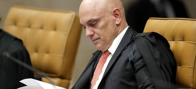 Ministro Alexandre de Moraes alerta que redes sociais só vão operar no Brasil se estiverem dentro da lei