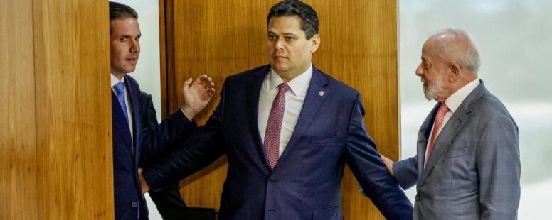 Governo Federal mantém medida e ministro Fernando Haddad explica a Hugo Motta e Davi Alcolumbre risco de derrubar IOF
