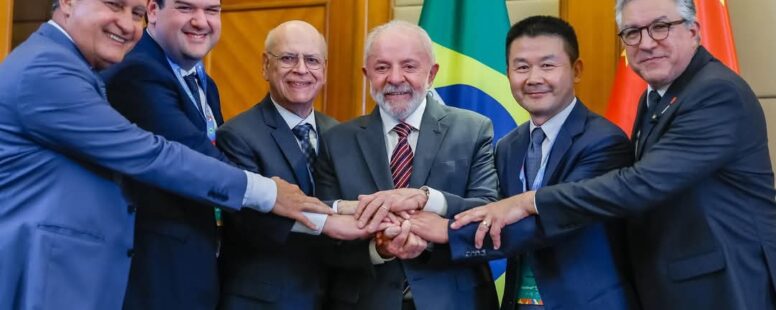 Lula anuncia que China deve investir R$ 27 bilhões no Brasil nas áreas de delivery, carros elétricos, energia limpa e mineração