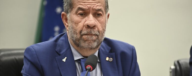 Presidente Lula aceita demissão de Carlos Lupi e nomeia Wolney Queiroz para o cargo de ministro da Previdência