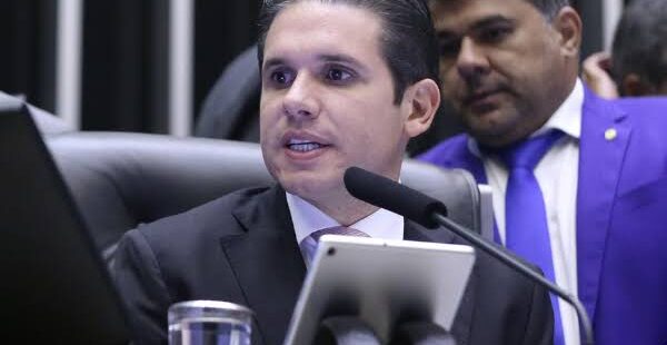 Hugo Motta aciona STF para validar suspensão de processo contra Alexandre Ramagem. Resposta deverá ser inconstitucionalidade da matéria