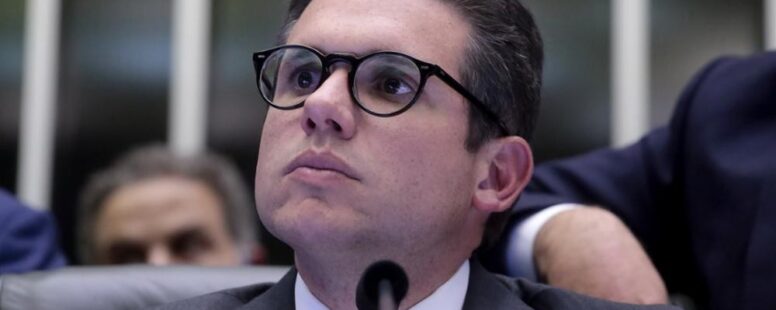 Presidente da Câmara, Hugo Motta, alerta líderes partidários de que não adianta aprovar a anistia sem o aval do STF