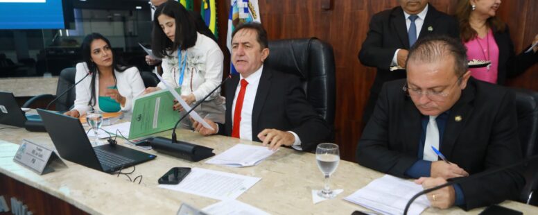 Câmara Municipal de Fortaleza aprova ampliação de bolsas de mestrado e doutorado para profissionais da Educação