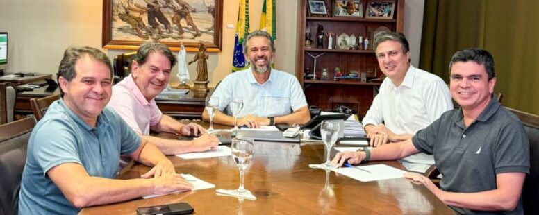 Encontro de lideranças governistas no Palácio da Abolição discute novos projetos e ações para o Ceará
