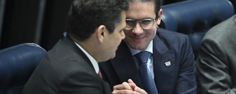 Hugo Motta decide pautar na Câmara decreto que aumentou IOF, enquanto Senado vota mais despesas com aumento no número de deputados no País