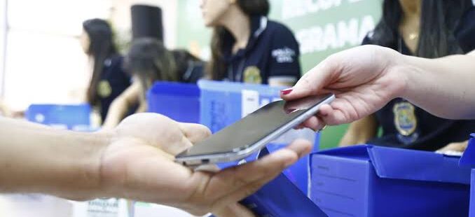 Polícia do Ceará faz nova entrega de aparelhos recuperados pelo programa Meu Celular nesta sexta-feira