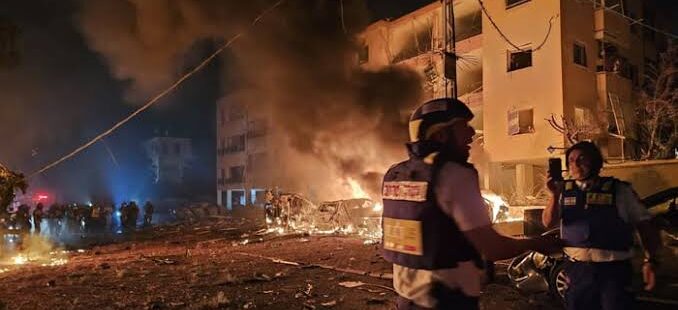 Irã e Israel intensificam conflito. Políticos brasileiros que estavam na zona de guerra estão a caminho da Jordânia