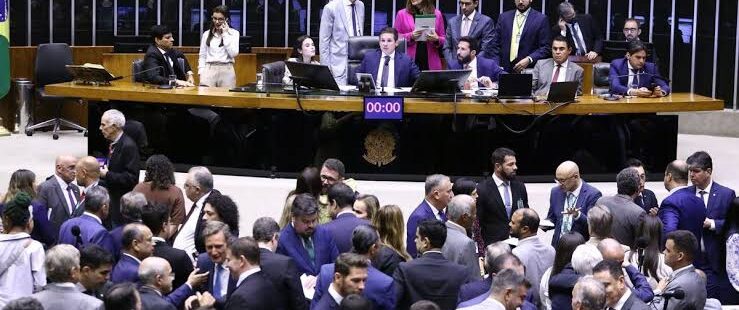 Congresso aumenta número de deputados e Ceará ganha mais um parlamentar ao custo de quase R$ 2 milhões por ano