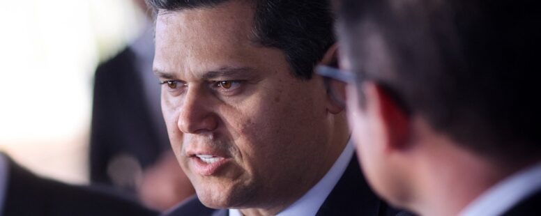 Alcolumbre diz que promulga aumento de deputados federais, mesmo que Lula vete a matéria. Sobre aumento do IOF, Governo Federal busca entendimento com Congresso