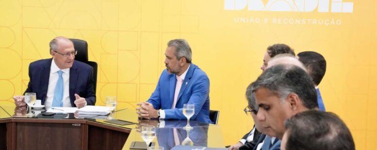 Empresários cearenses entregam propostas ao Governo Lula para amenizar taxa de 50% imposta por Donald Trump