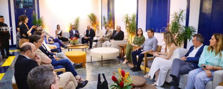 Evandro Leitão recebe cônsules de 19 países para prospectar parcerias internacionais para Fortaleza