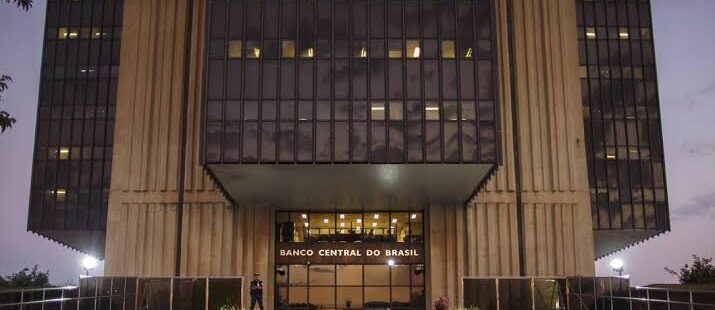 Polícia Federal investiga ataque hacker a empresa de tecnologia que integra bancos ao Pix. Desvio pode superar R$ 800 milhões