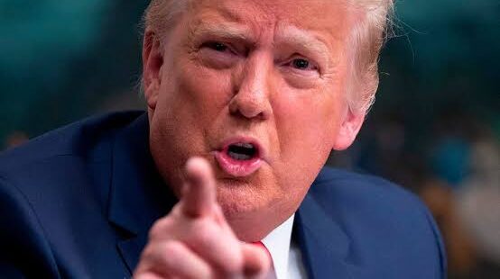 Donald Trump anuncia tarifas de 50% sobre produtos brasileiros e envia carta a Lula onde ataca eleições no País e cita Bolsonaro