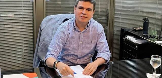 CDL Fortaleza recebe secretário-chefe da Casa Civil, Chagas Vieira, para apresentação sobre projetos do governo voltados ao comércio varejista