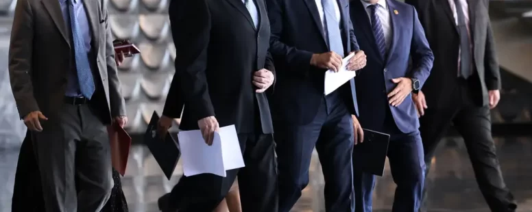 Megaoperação da PF, Receita Federal e Ministério Público em oito estados desarticula fraudes de sonegação fiscal e lavagem de dinheiro. “É a maior da história contra o crime organizado”, diz Lewandowski