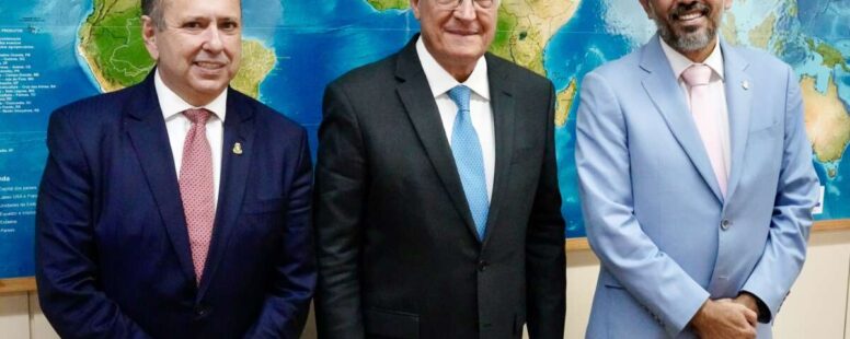 Em Brasília, Elmano de Freitas discute novos mercados com Embaixador da China no Brasil e traça estratégias de socorro a empresários cearenses com Geraldo Alckmin