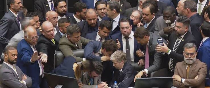 Conselho de Ética da Câmara vai analisar punições a deputados bolsonaristas envolvidos em motim no plenário da Casa