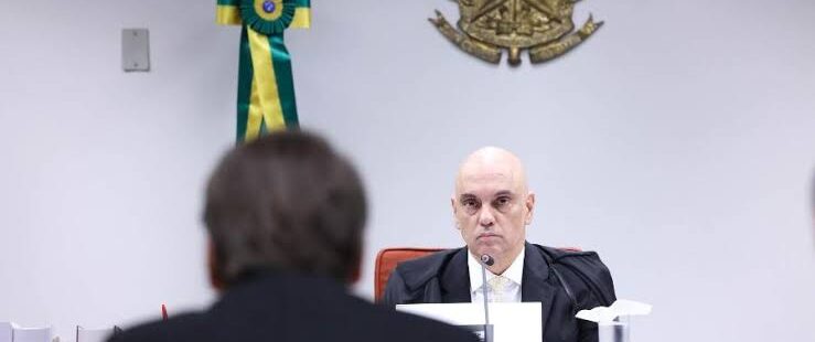 Ao jornal “Washington Post”, ministro Alexandre de Moraes diz que “não vai recuar nem um milímetro” diante da pressão de Trump