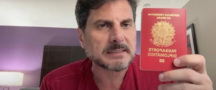 Apos descumprir ordem judicial em viagem ao Exterior, deputado bolsonarista Marcos do Val retorna ao Brasil e vai usar tornozeleira eletrônica