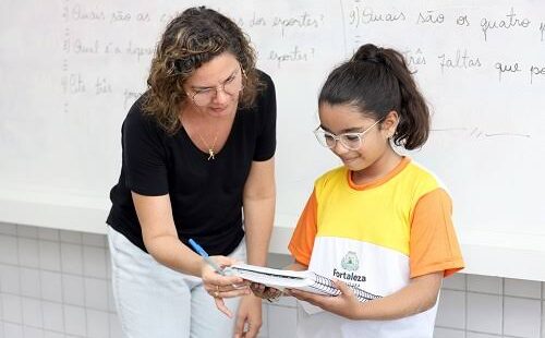 Prefeitura de Fortaleza abre seleção para professores substitutos em áreas específicas para formar cadastro de reserva