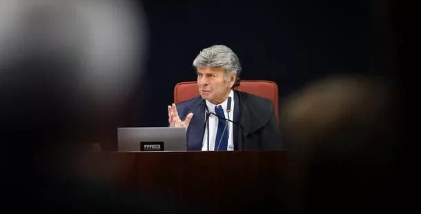 Cercado de contradições, Luiz Fux vota pela absolvição de Bolsonaro e defende anulação do processo no STF. Carmen Lúcia e Zanin ainda vão votar e devem consolidar maioria pela condenação