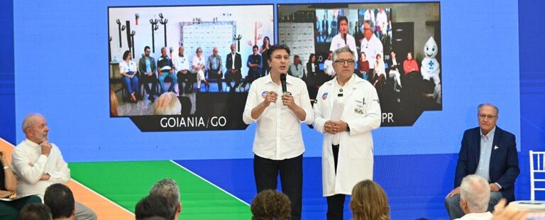 Presidente Lula e ministro Camilo Santana acompanham mutirão de atendimento em hospitais universitários pelo País