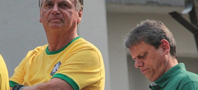 Conflito na direita ameaça pré-candidatura de Tarcísio de Freitas à Presidência. Sob pressão, Bolsonaro tenta controlar ataques do filho Eduardo nos EUA