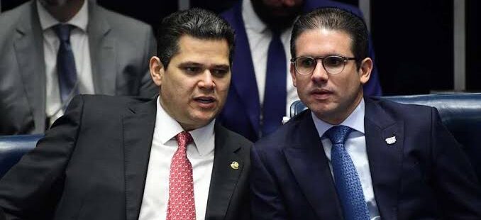 Davi Alcolumbre alerta que Senado não vai votar anistia geral para golpistas e beneficiar Bolsonaro. Ideia é calibrar penas de envolvidos na depredação do 8 de Janeiro