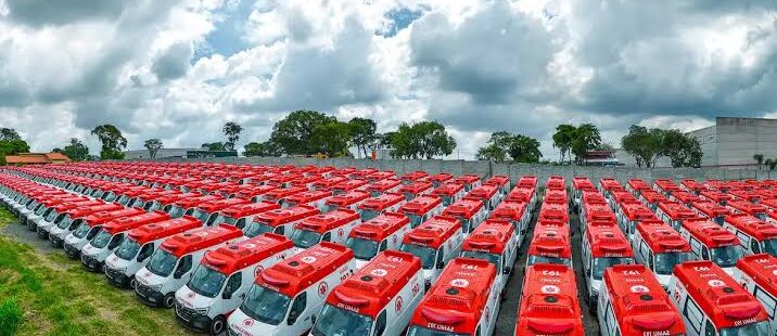 Municípios cearenses recebem novas ambulâncias do SAMU e unidades odontológicas móveis nesta sexta-feira no Palácio da Abolição