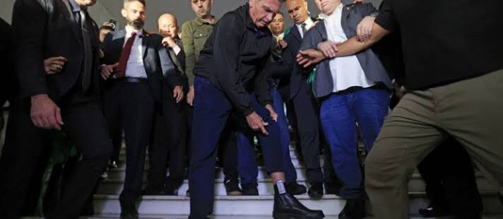 Minuta bolsonarista propõe anistia para todos os golpistas e quer Bolsonaro livre e candidato em 2026. Proposta esbarra no Senado e STF