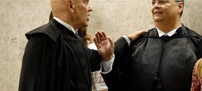 Votos de Moraes e Dino colocam 2 a 0 no placar pela condenação de Jair Bolsonaro no STF. Luiz Fux é o próximo a votar nesta quarta-feira