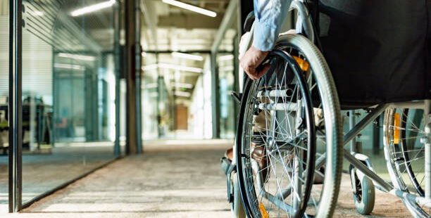 Governo do Ceará homenageia empresas que mais contrataram pessoas com deficiência