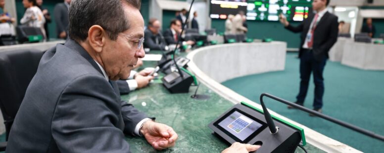 Deputados estaduais aprovam garantia de CNH gratuita a mulheres vítimas de violência no Ceará