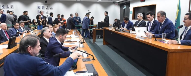 Elmano e Evandro se reúnem com bancada cearense em Brasília e pedem reforço das emendas para o setor de saúde