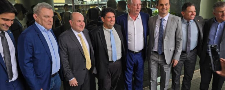 União Brasil filia ex-prefeito Roberto Cláudio em Brasília, no momento que o partido vive racha político no Ceará. No evento, Ciro Gomes diz viver nova relação política com Capitão Wagner