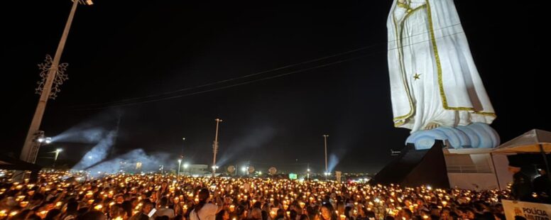 Com 54 metros de altura, Crato inaugura o maior monumento a Nossa Senhora de Fátima com a presença de uma multidão de fiéis