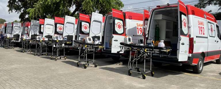 Prefeito Evandro Leitão entrega 23 novas ambulâncias para renovar a frota do SAMU 192 Fortaleza e dos hospitais municipais