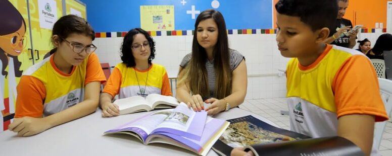 Prefeitura de Fortaleza divulga seleções públicas para profissionais da Rede Municipal de Ensino. Inscrições começam nesta terça-feira