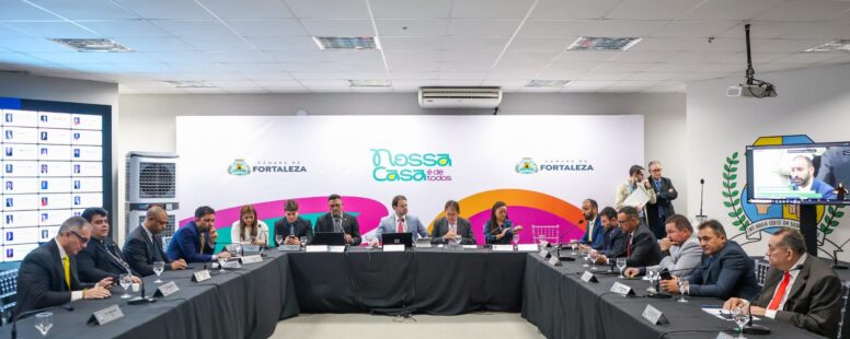 Câmara Municipal de Fortaleza realiza sessão itinerante em Messejana e aprova lei que prevê planejamento domiciliar aos professores da rede de ensino