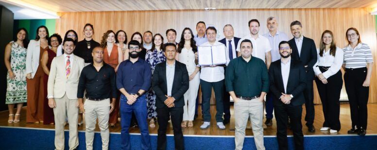 Prefeito Evandro Leitão empossa 15 novos servidores para a Procuradoria Geral do Município de Fortaleza